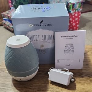 Young Living Sweet Aroma essential oil ultrasonic Diffuser - Blue and White